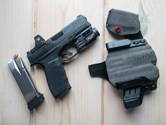 Safariland INCOG IWB Holster – Right Hand